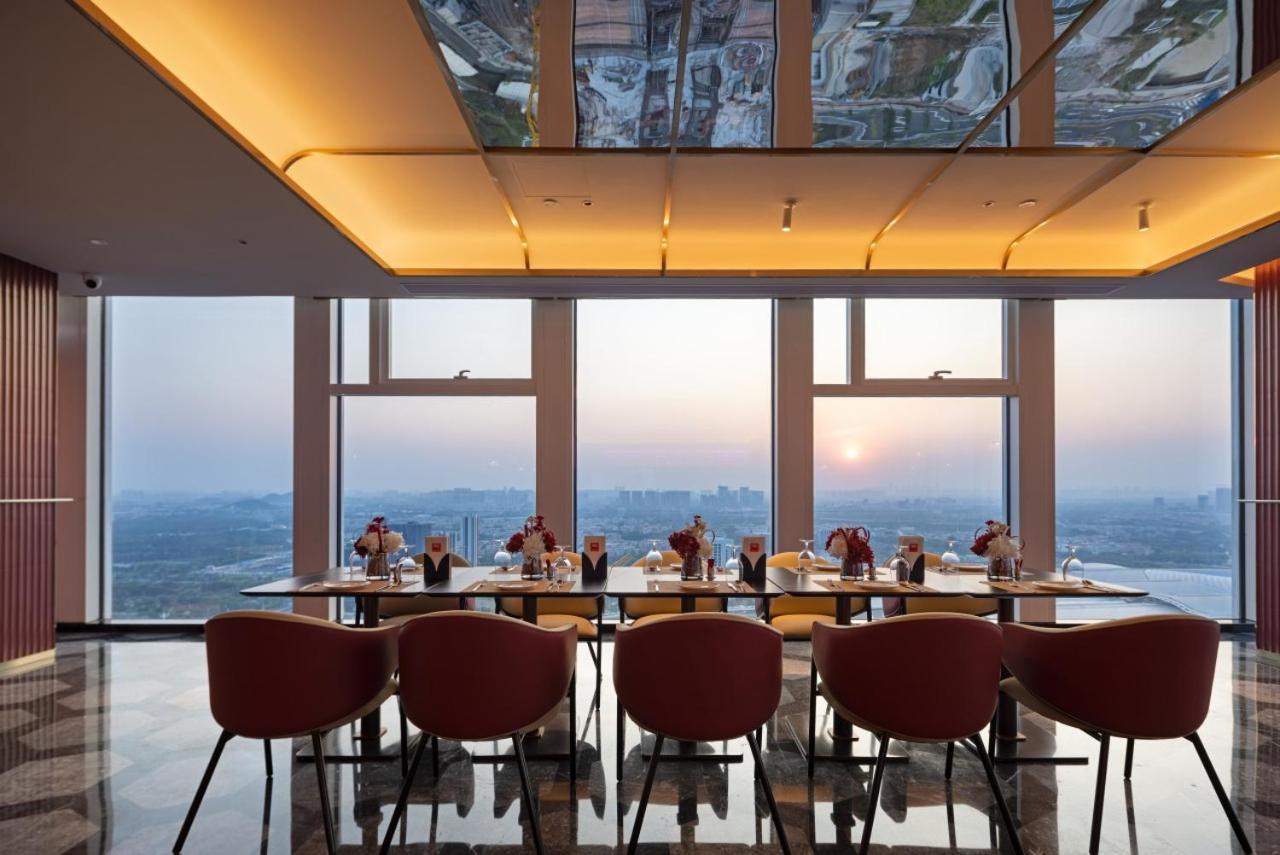 Hotel Radisson Red Guangzhou South Railway Station Exterior foto