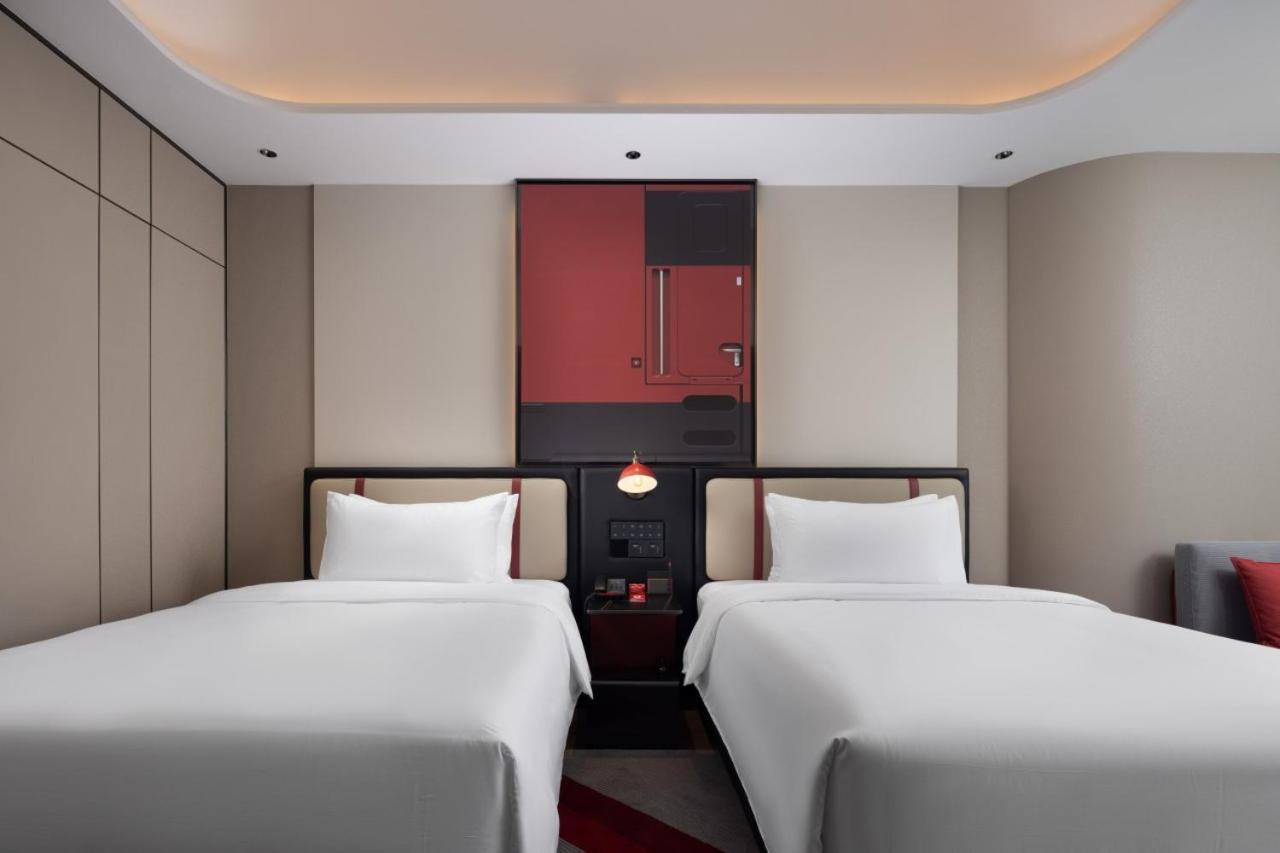 Hotel Radisson Red Guangzhou South Railway Station Exterior foto