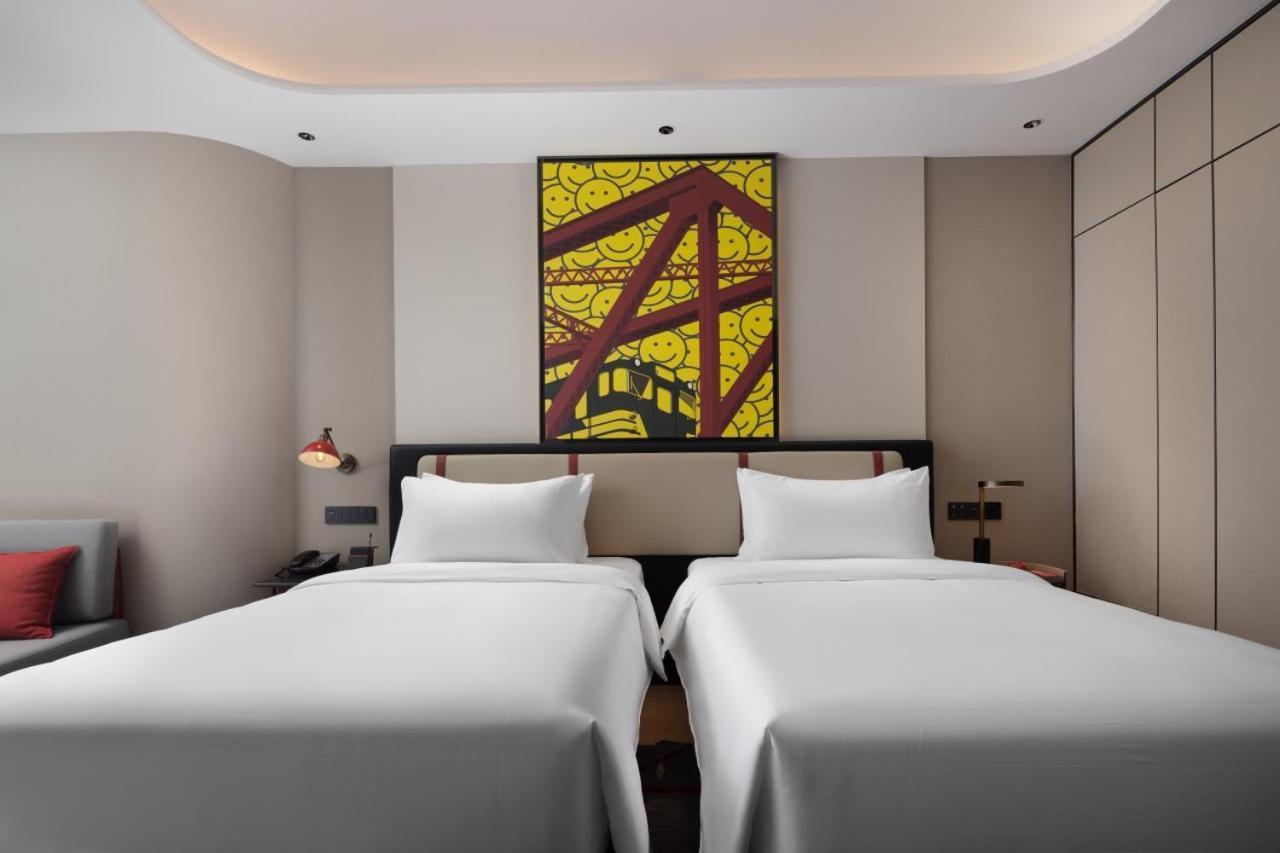 Hotel Radisson Red Guangzhou South Railway Station Exterior foto