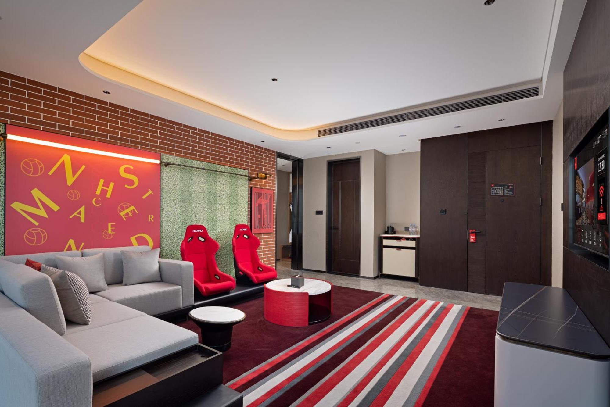 Hotel Radisson Red Guangzhou South Railway Station Exterior foto